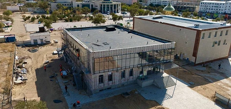 Глава КМГ посетил строящуюся библиотеку в Жанаозене